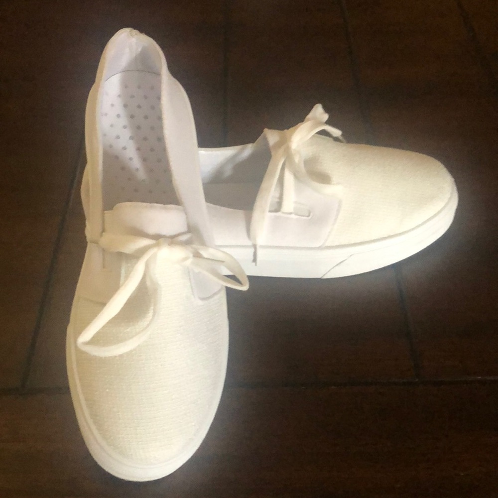 Cute white shoes
